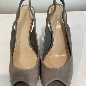Nine West Grey Suede Peep Toe Sling Back Platform Pumps